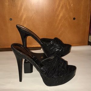 Carlos by Carlos Santana black heels